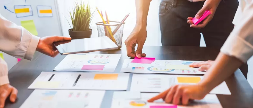 How to turn your customer, opportunity, and competitive intelligence into winning insights