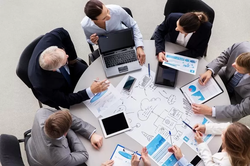 12 considerations to help you determine whether the technical approach or the management approach is the most important in your proposal